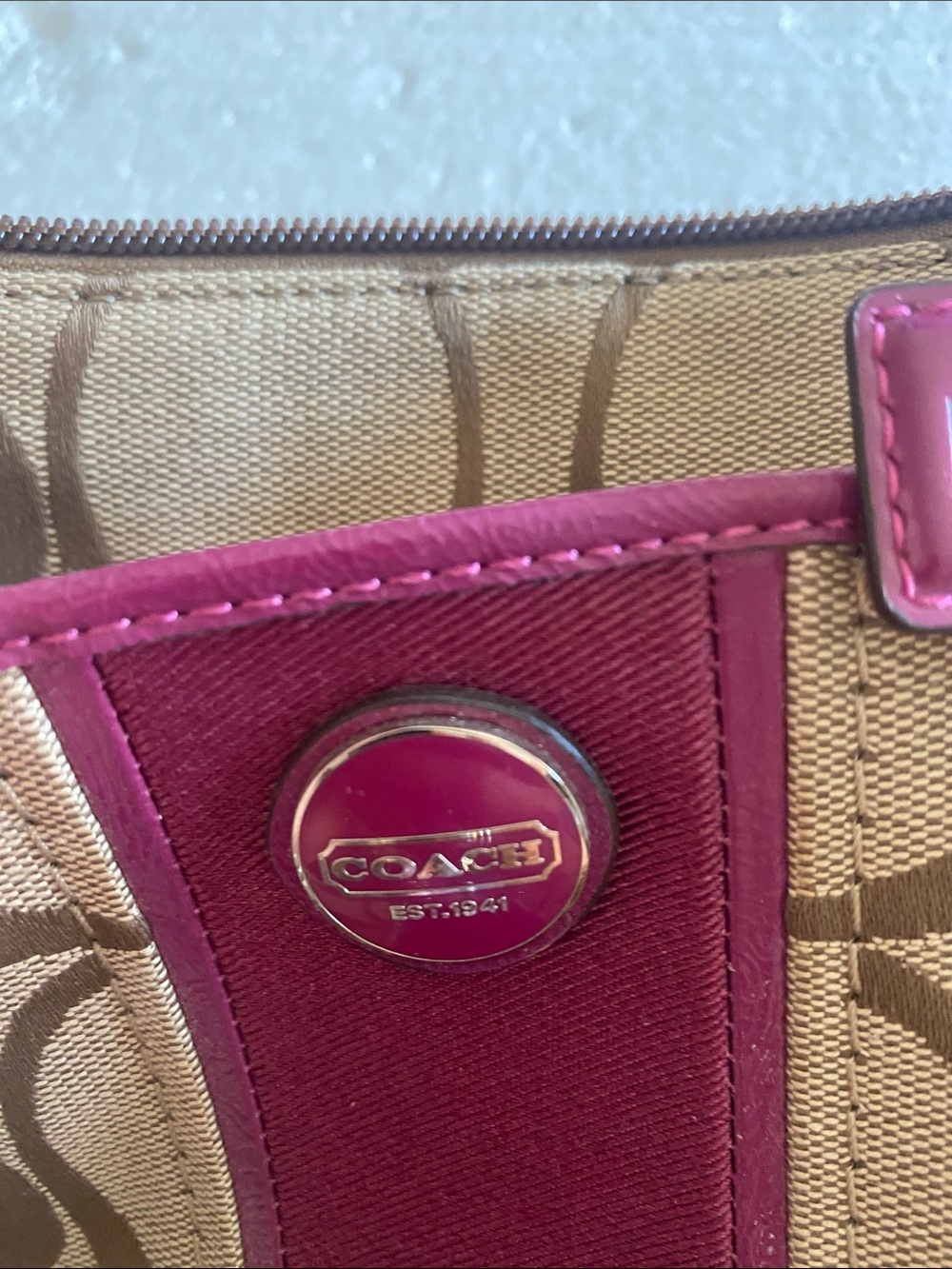 NWT Coach Signature Canvas Crossbody Bag in Beige and Magenta - Picture 4 of 8